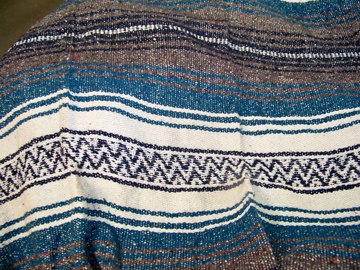 lot 759 image: Mexican Falsa Blanket Throw