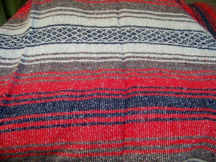 lot 760 image: Mexican Falsa Blanket Throw