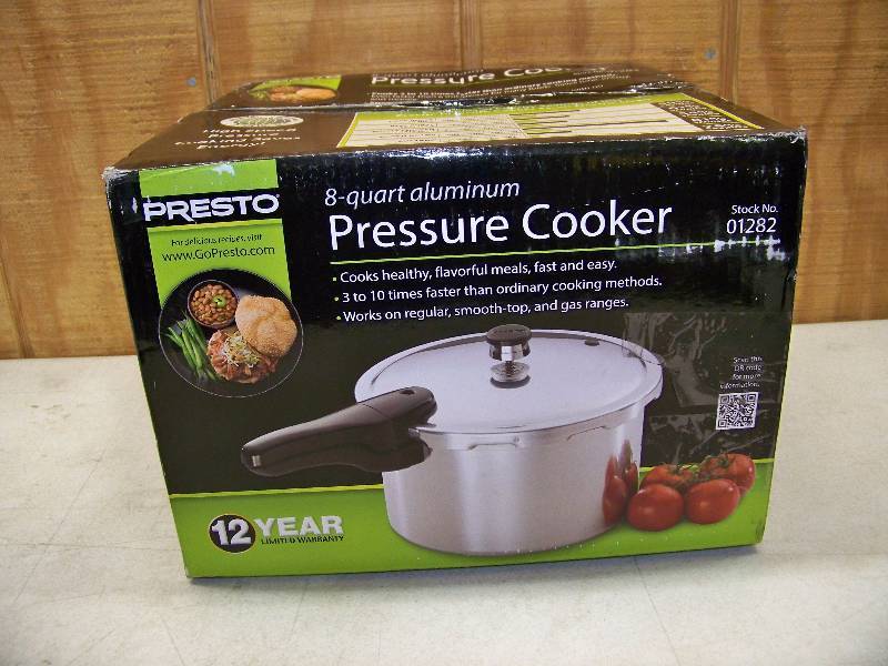 lot 776 image: Presto Aluminum Pressure Cooker