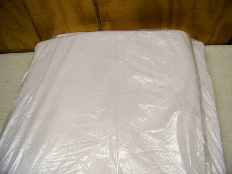 lot 810 image: 3 Packages of Tissue Paper