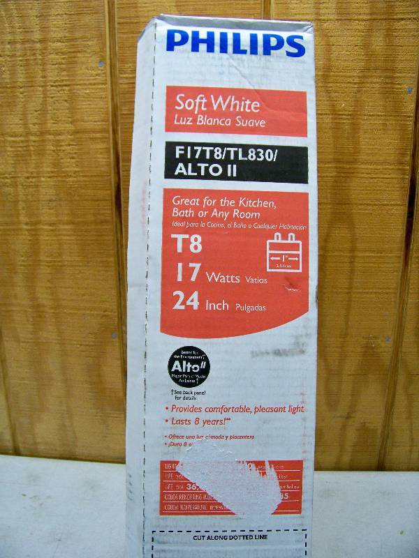 lot 808 image: 30 Philips Soft White T8 Alto Lamps