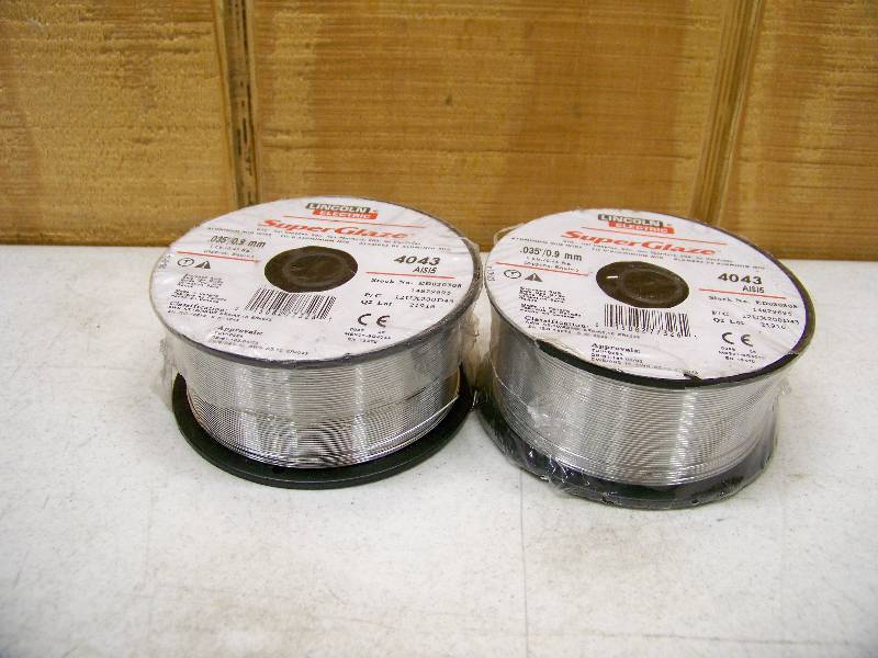 lot 840 image: 2 Rolls Lincoln Electric Super Glae Welding Wire