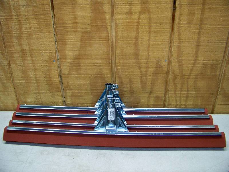 lot 869 image: 4 Unger Water Wand Heavy Duty Squeegee