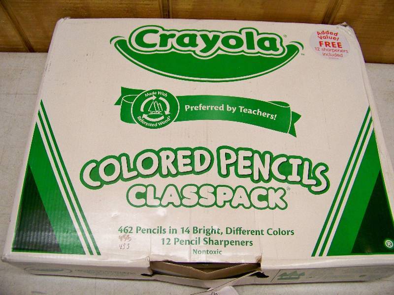 lot 887 image: Crayola Classpack Colored Pencils