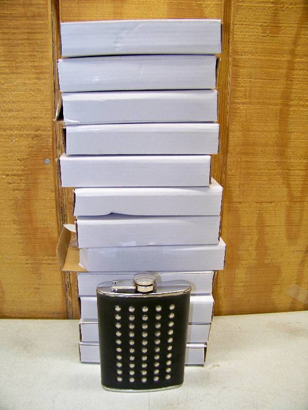 lot 917 image: 13 Flasks