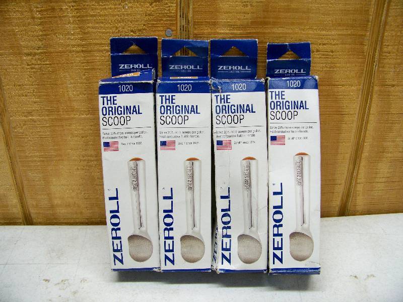 lot 944 image: 4 Zeroll Original Ice Cream Scoops