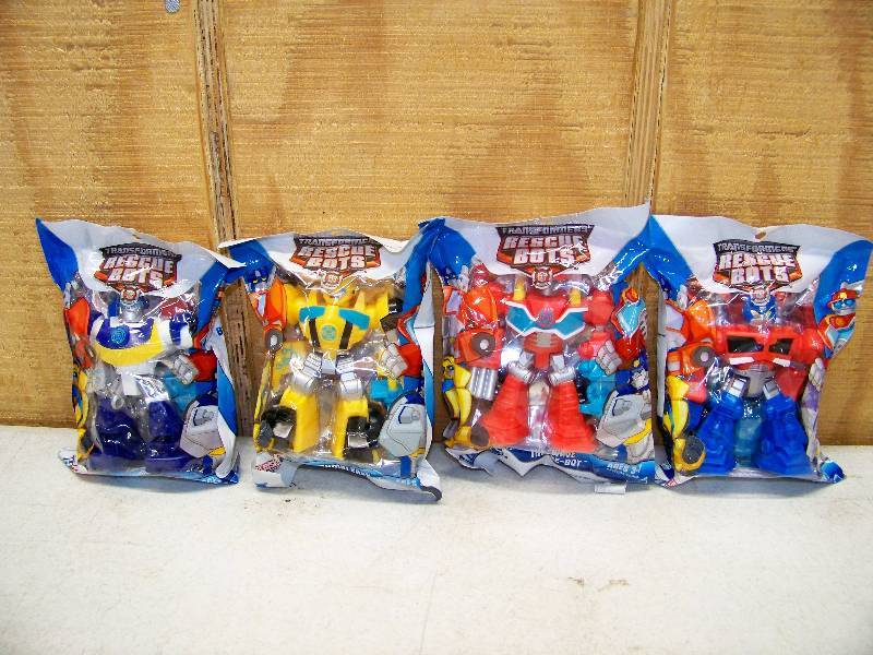 lot 971 image: 4 Transformers Rescue Bots
