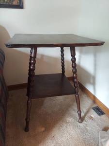 lot 5611 image: parlor table