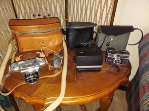 lot 5612 image: vintage cameras