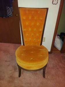 lot 5626 image: Orange Mid-century Chair