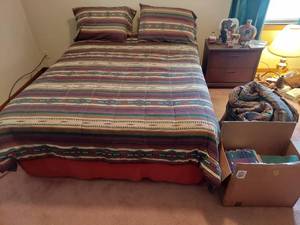 lot 5634 image: All Bedding on Queen Size Bed and in Box