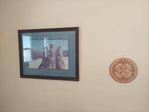 lot 5637 image: Picture and Wall Decor
