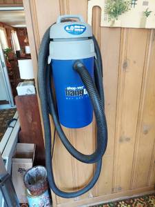 lot 5708 image: Shop Vac Hang Up