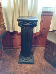 lot 5732 image: Pedestal