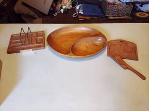 lot 5747 image: Wood Items - Monkeypod Tray