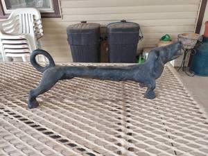 lot 5750 image: Cast Iron Dachshund