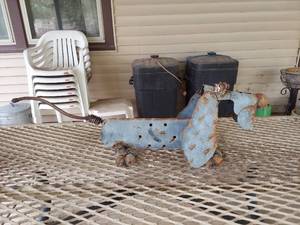 lot 5760 image: Metal Dachshund Decor