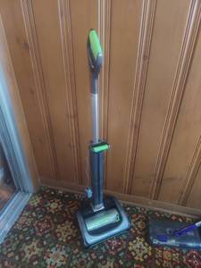 lot 5805 image: Bissell Air Ram Vacuum - Cordless with Charger
