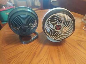 lot 5806 image: 2 Fans - 1 is Vornado
