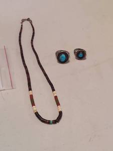 lot 5808 image: Beaded Necklace and 2 Rings - Appears to be Turquoise