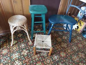lot 5828 image: Barstool, Stools and Ottoman