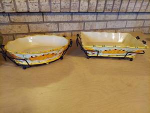lot 5641 image: Baking dishes on trivets
