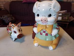lot 5643 image: 2 piggy coin banks