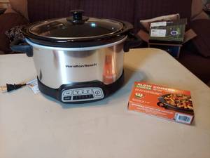 lot 5645 image: Hamilton Beach slow cooker