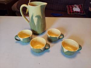lot 5650 image: Shawnee pitcher and 4 cups