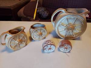 lot 5651 image: Frankoma dishes