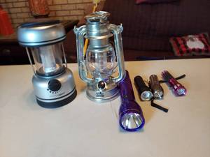 lot 5661 image: assorted flashlights