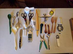 lot 5663 image: assorted kitchen ware