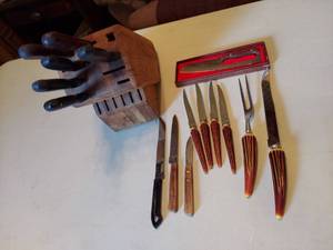 lot 5665 image: assorted kitchen knives