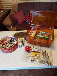 lot 5678 image: sewing box and thread