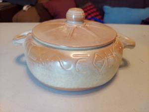 lot 5679 image: lidded dish