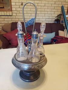 lot 5680 image: condiment server
