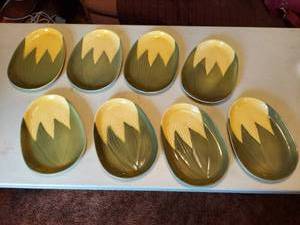 lot 5686 image: 8 Shawnee platters