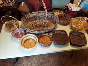 lot 5689 image: assorted baskets