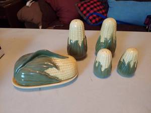 lot 5710 image: Shawnee shakers and butter dish