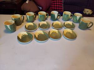lot 5720 image: Shawnee cups and saucers