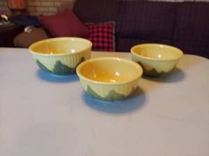 lot 5722 image: Shawnee bowls