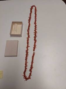 lot 5826 image: Necklace - Appears to be Coral