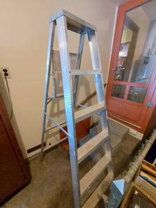 lot 5830 image: 6 step ladder