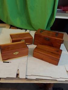 lot 5837 image: 4 Cedar dresser boxes