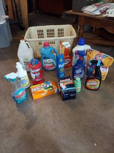 lot 5840 image: Basket of laundry and cleaning supplies. 50% or fuller.