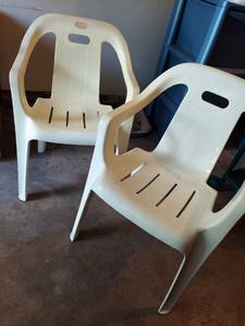 lot 5849 image: 2 plastic stacking chairs