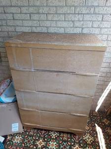 lot 5853 image: Blond Oak Chest of Drawers - Needs Refinished - Contents Not Included