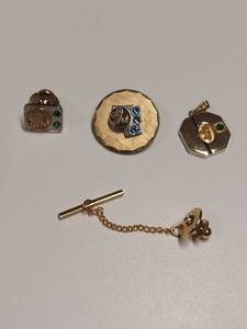 lot 5868 image: Service Pins - 1 Marked 10k