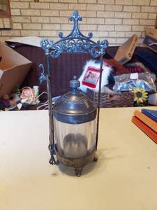 lot 5869 image: Antique Pickle Castor