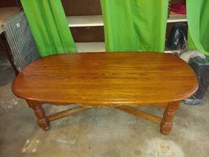 lot 5890 image: Coffee Table